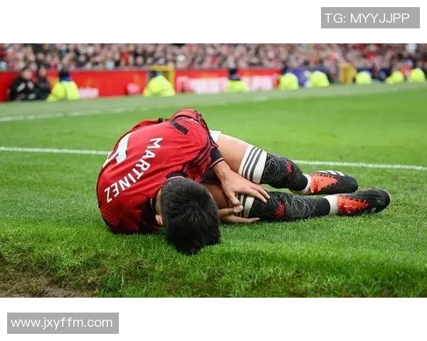 马丁内斯：从足球场上的传奇到生活中的启示与成长之路